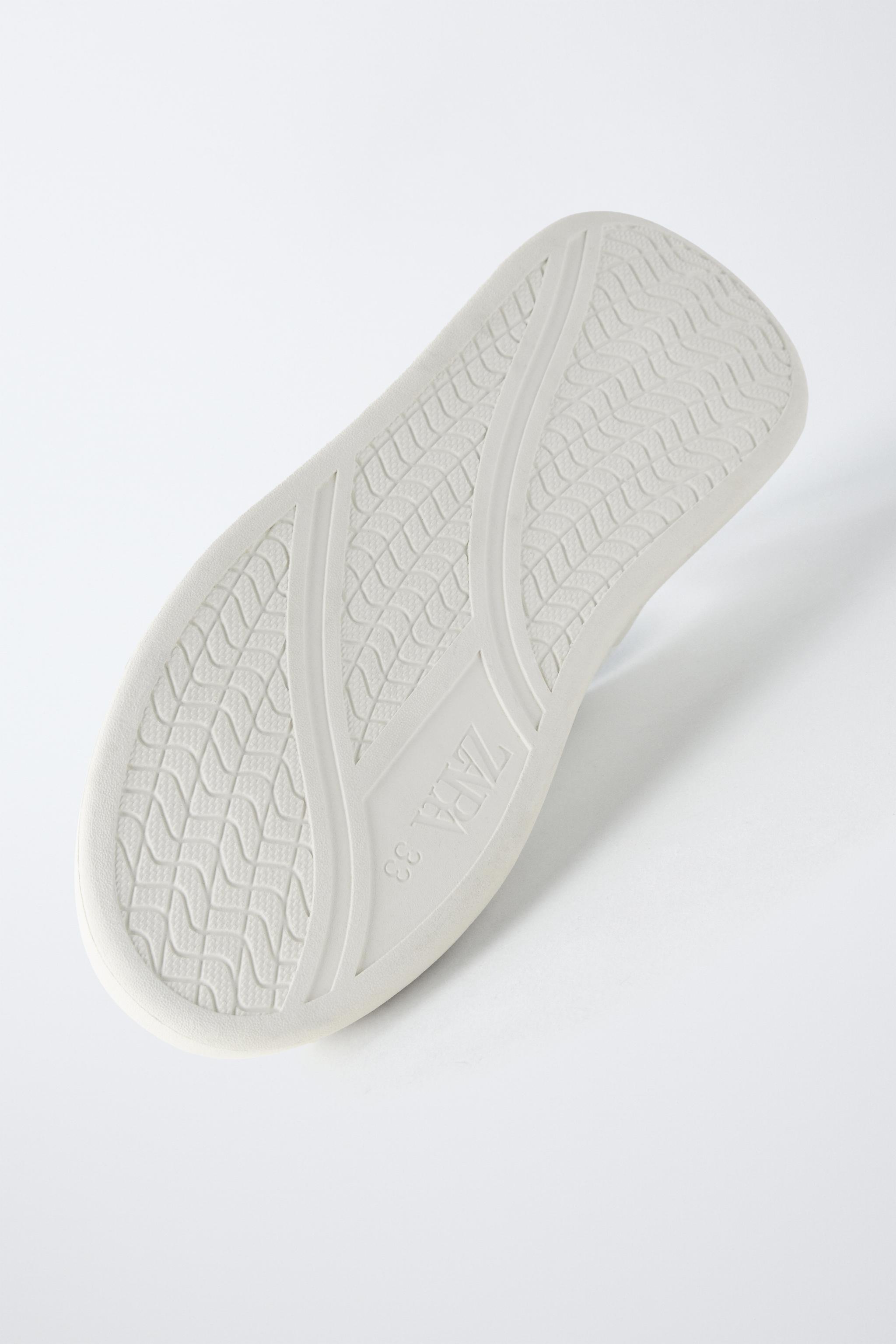 TENNIS À SEMELLES ÉPAISSES